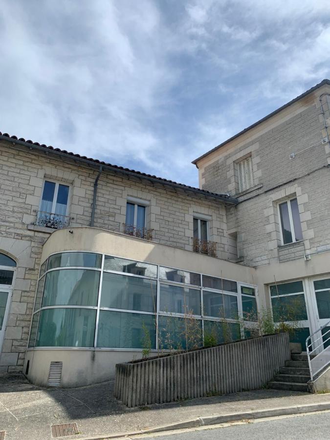 Chambre indépendante Les Bains du Bruant Saint-Porchaire Esterno foto