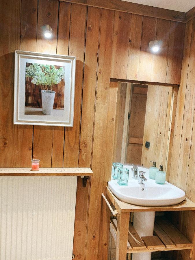 Chambre indépendante Les Bains du Bruant Saint-Porchaire Esterno foto